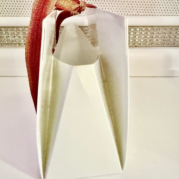 Channel Gift Bag - Picture 3 of 3